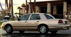 Ford Crown Victoria 2004 rear view