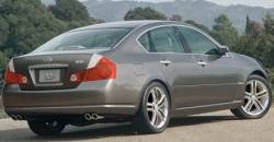 Infiniti M 2009 rear view