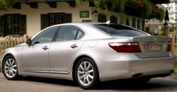 Lexus LS 2009 rear view