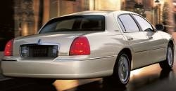 Lincoln Town Car 2007 rear view