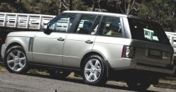 Land Rover Range Rover 2011 rear view