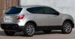 Nissan Qashqai 2011 rear view