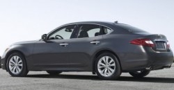 Infiniti M 2012 rear view