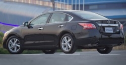 Nissan Altima 2015 rear view