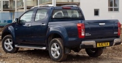 Isuzu D-Max 2015 rear view