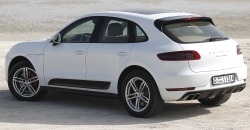 Porsche Macan 2017 rear view