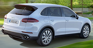 Porsche Cayenne 2016 rear view