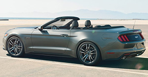 Ford Mustang Convertible 2015 rear view