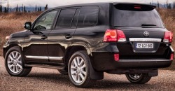 Toyota Land Cruiser 2015 rear view