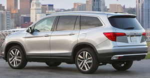 Honda Pilot 2017 rear view