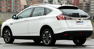 Luxgen U6 2015 rear view