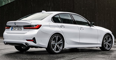 BMW 3-Series 2019 rear view