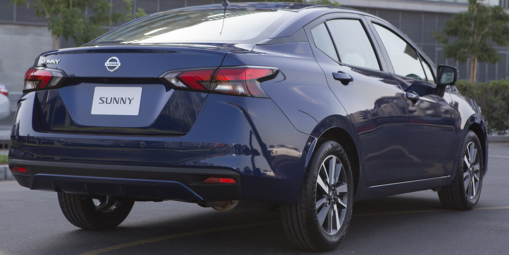 Nissan Sunny 2022 rear view