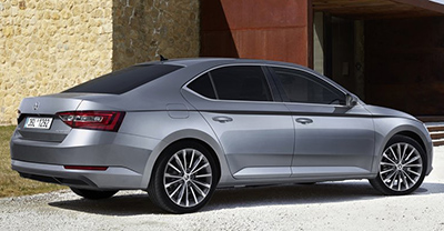 Skoda Superb 2019 rear view