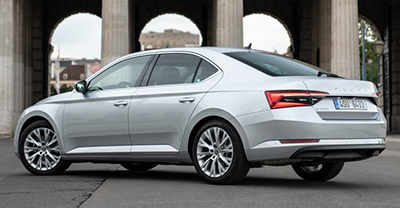 Skoda Superb 2022 rear view