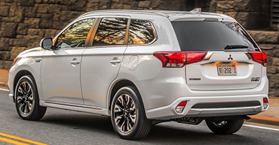 Mitsubishi Outlander PHEV 2020 rear view