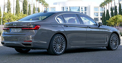 BMW 7-Series 2022 rear view