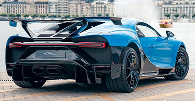 Bugatti Chiron 2022 rear view