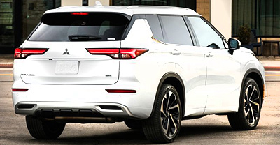 Mitsubishi Outlander 2024 rear view