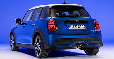 Mini Cooper 5-door 2024 rear view