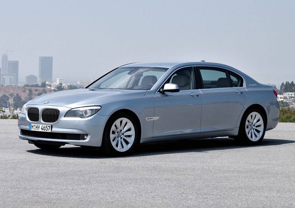 BMW 7-Series & BMW X6 hybrid debuts