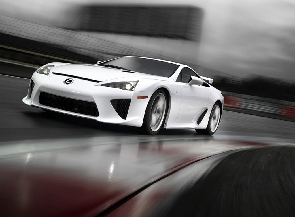 Lexus LFA production version debuts in Japan