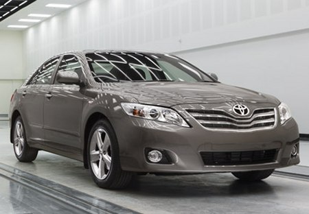 Toyota Camry 2010 hits the streets of Dubai