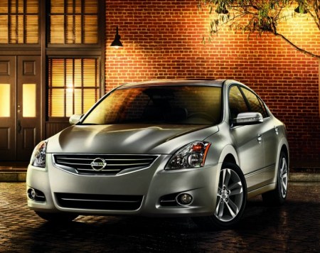 Nissan Altima 2010 debuts in UAE