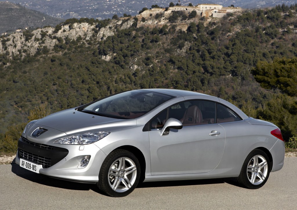 Peugeot 308 CC, 3008 & RCZ in UAE debut