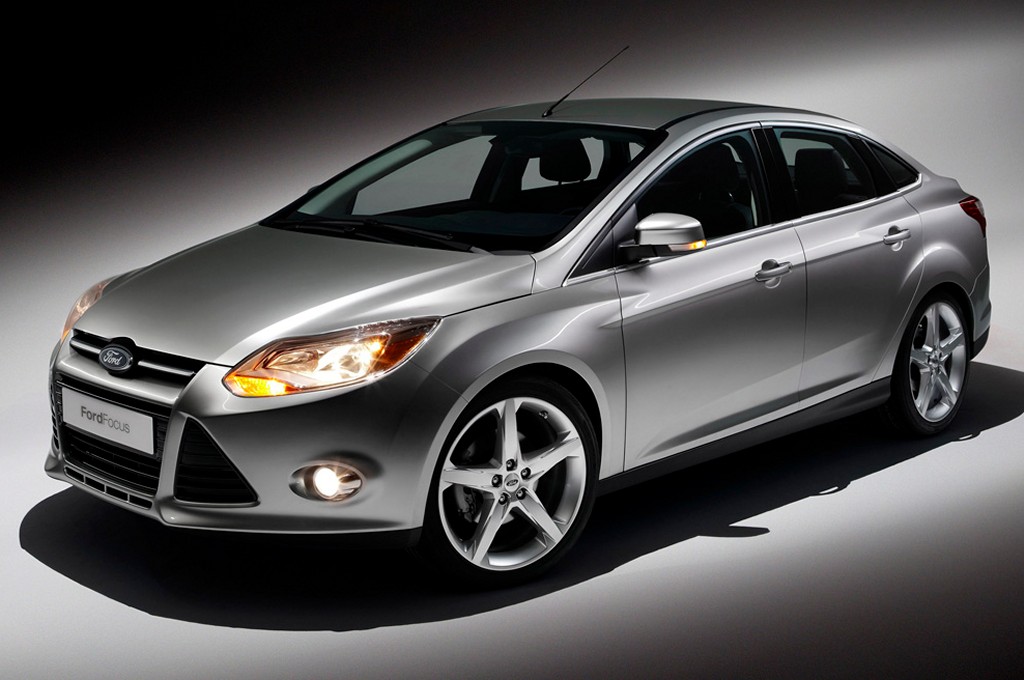 Ford Focus 2011 sedan and hatchback debut