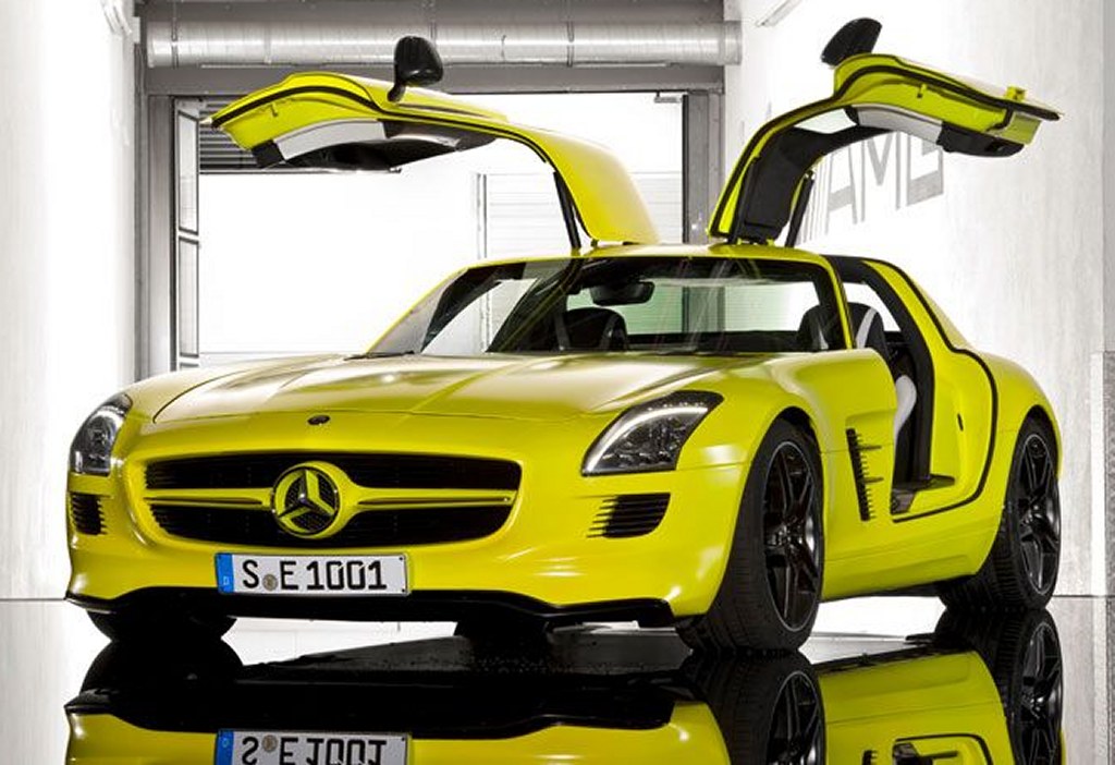 Mercedes-Benz SLS E-CELL electric prototype debuts