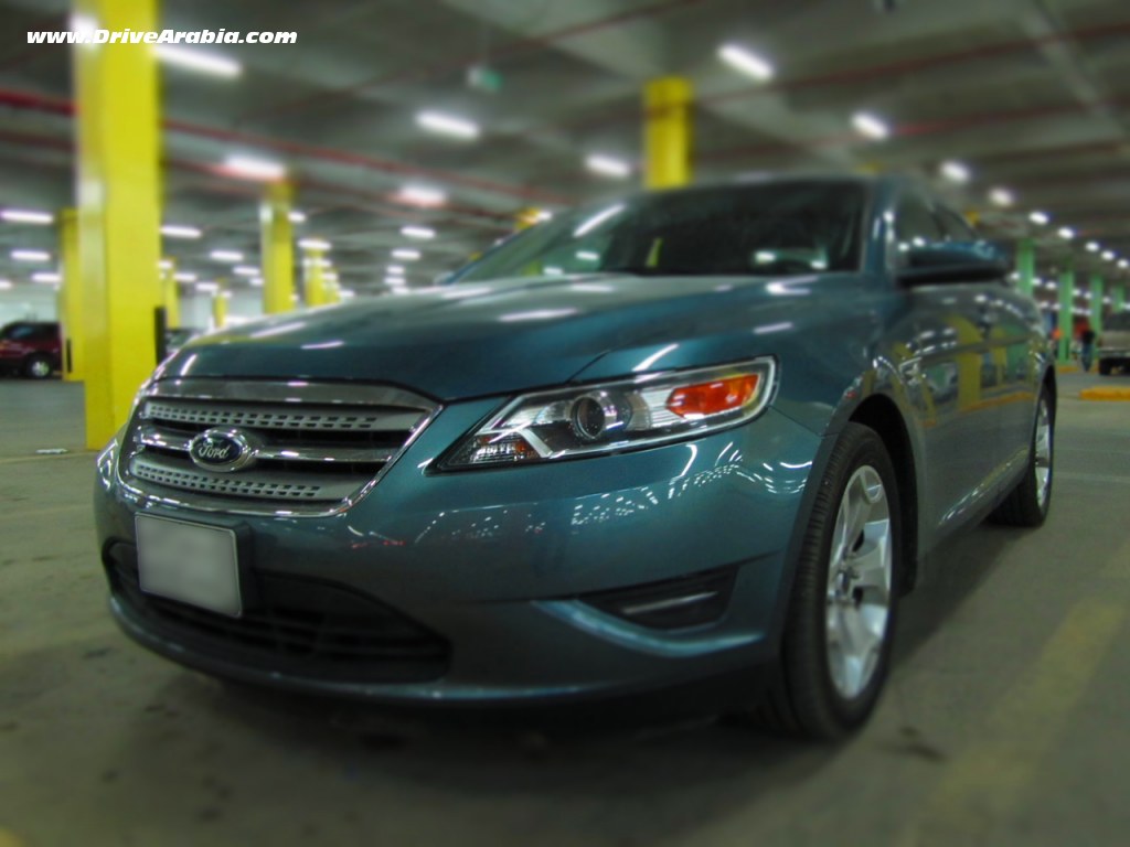 Owner drive: Ford Taurus 2010 in Saudi Arabia