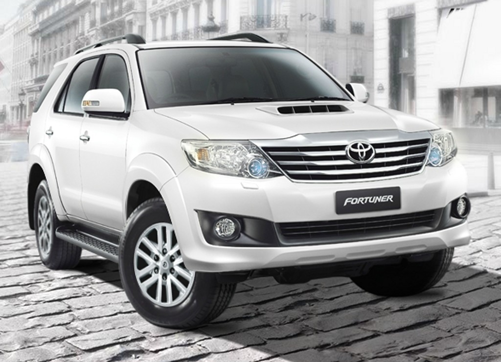 Toyota Fortuner 2012 facelift revealed