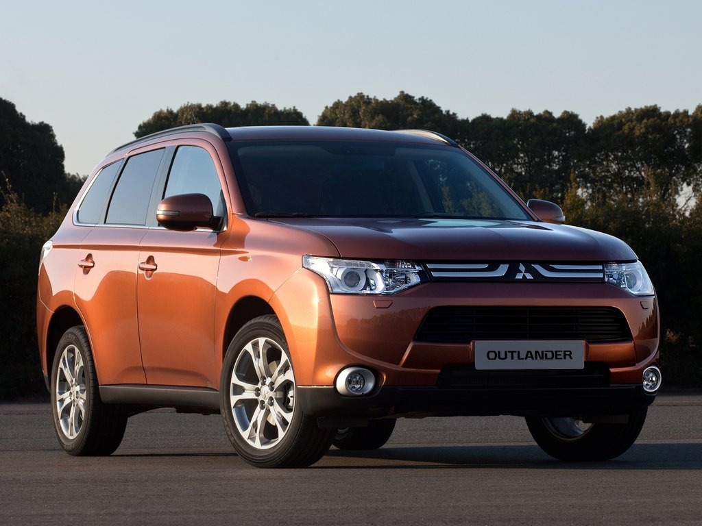 Mitsubishi Outlander 2013 debuts with all-new design