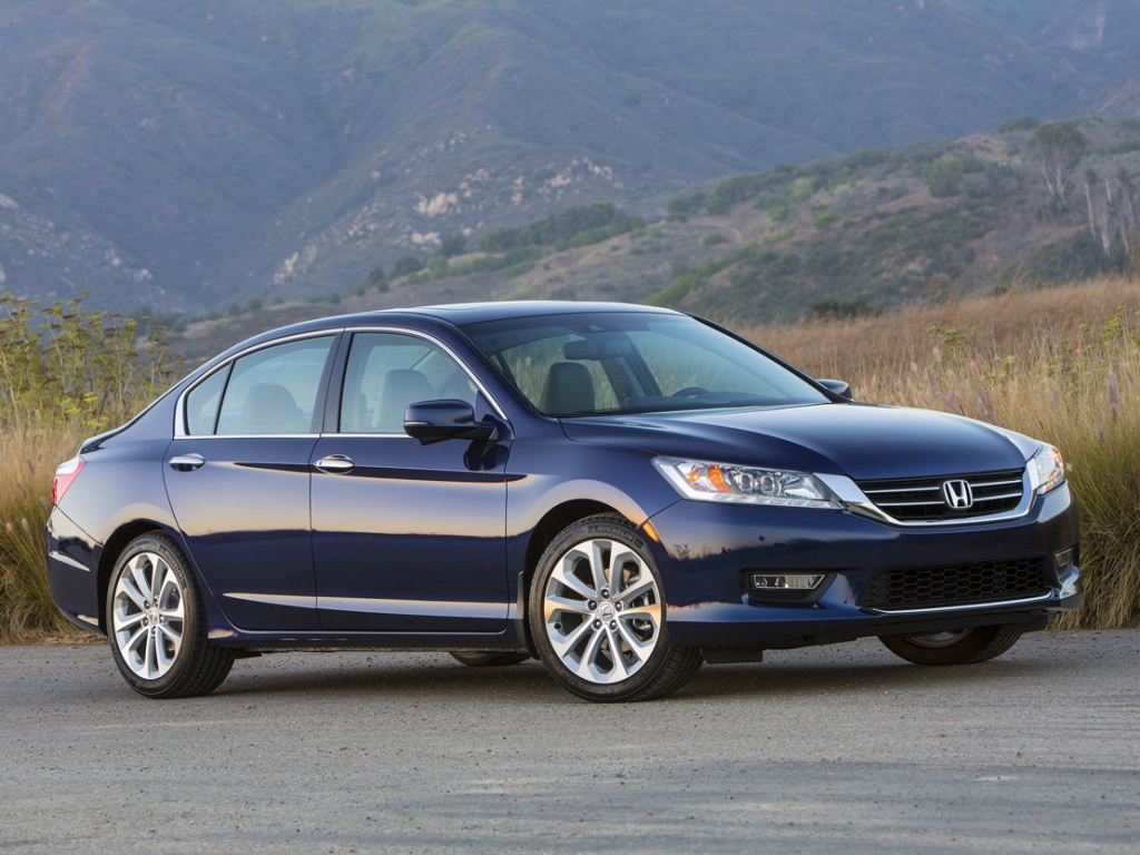 Honda Accord 2013 in sedan, coupe and hybrid trims