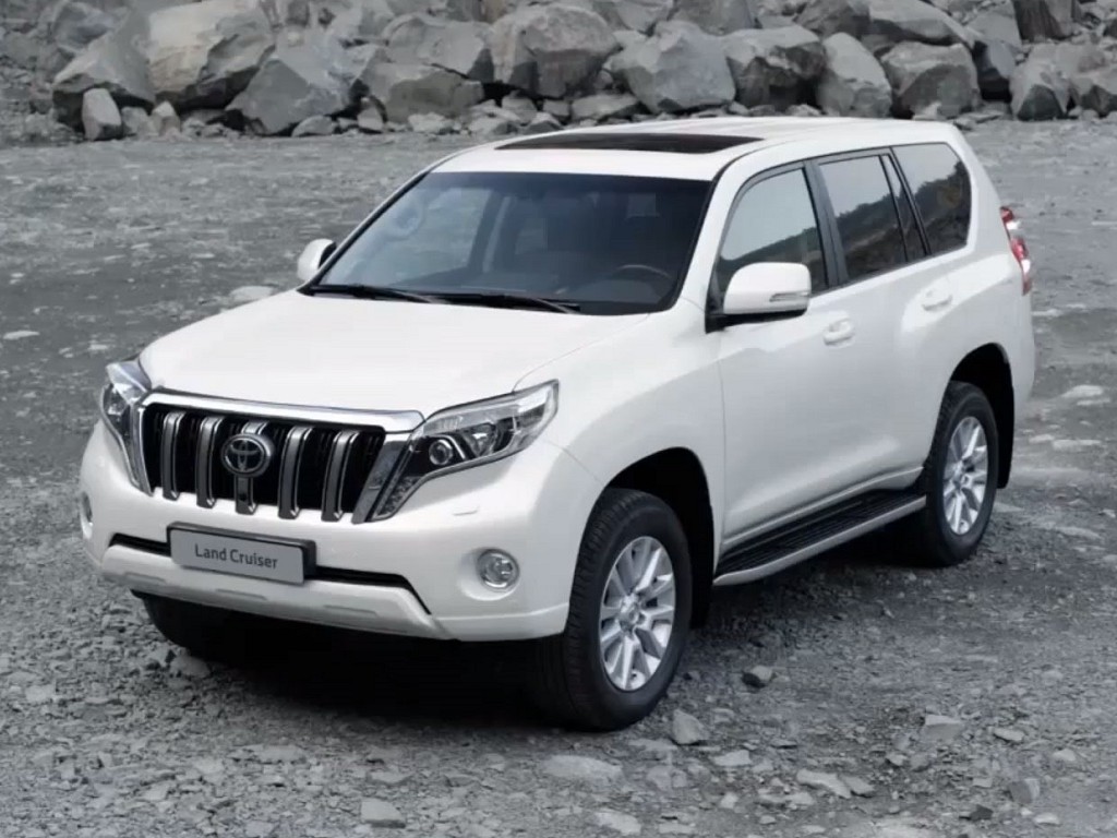 2014 Toyota Land Cruiser Prado facelift photos leaked