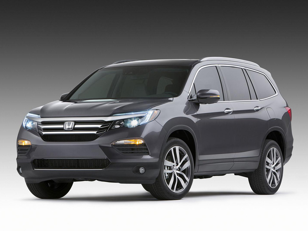 2016 Honda Pilot revealed at Chicago Auto Show