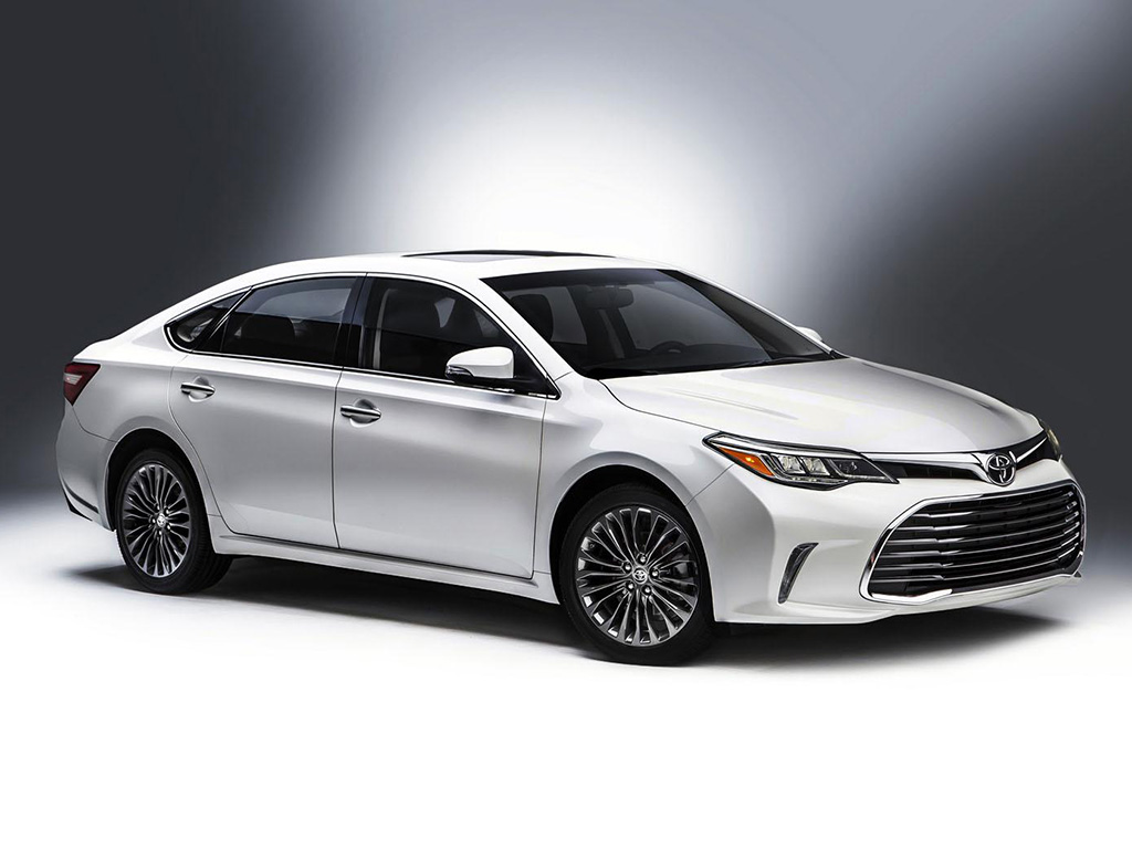 2016 Toyota Avalon facelift revealed in Chicago