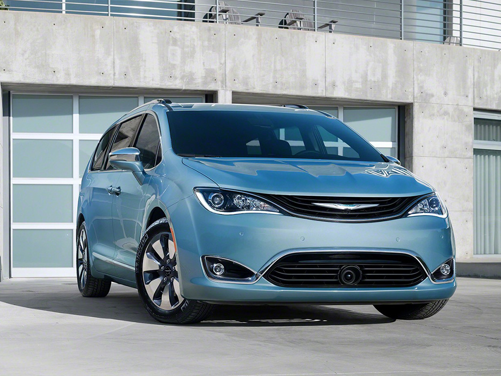 2017 Chrysler Pacifica revealed in Detroit