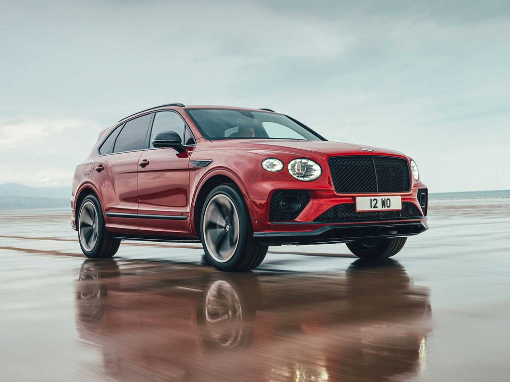 Bentley Bentayga S squeezes in between the V8 and Speed