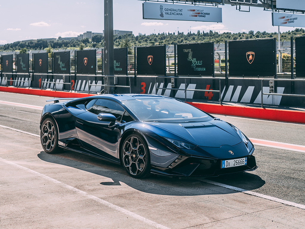 First drive: 2022 Lamborghini Huracan Tecnica in Spain